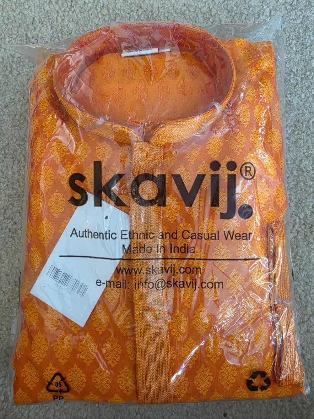 Skavij Orange Men's Casual Silk Blend Kurta Pajama Set Size S NWT
